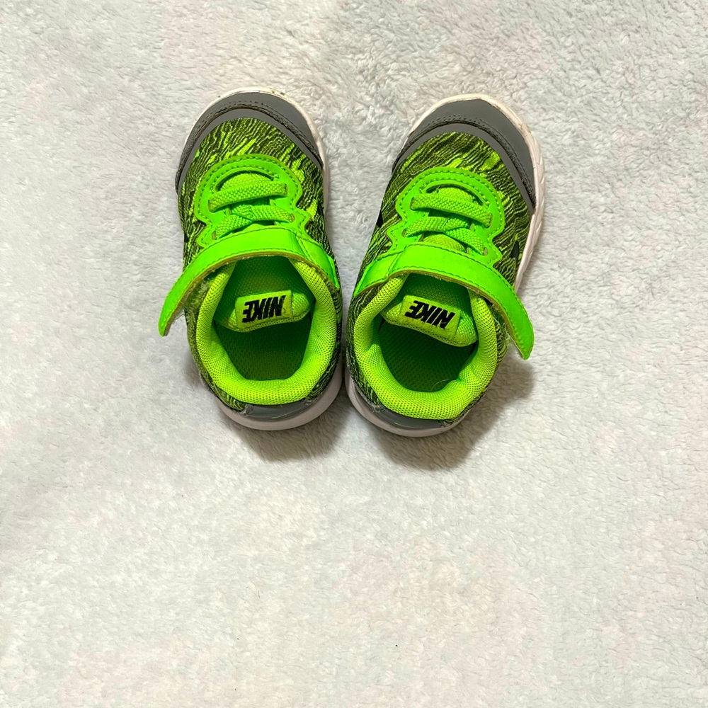GUC toddler boys Nike shoes